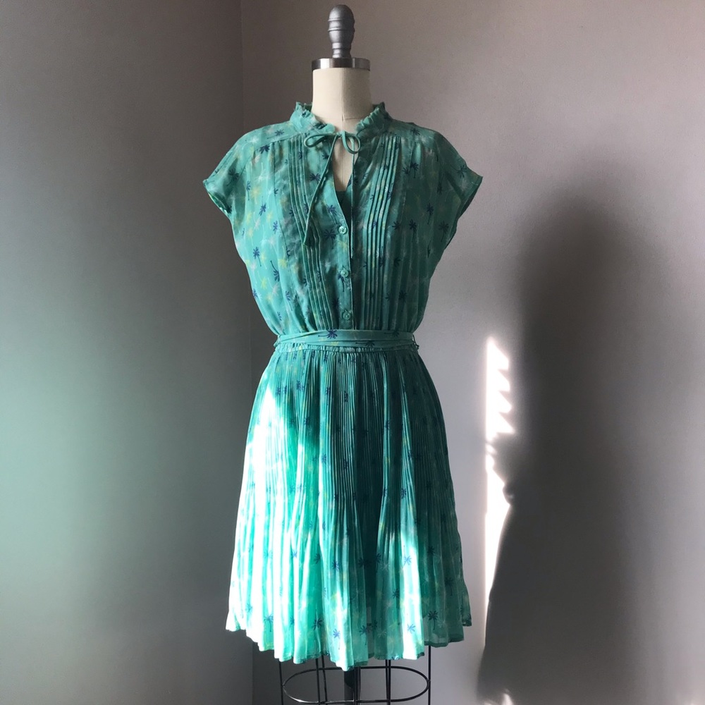 Lauren Conrad sea green pleated dress size 4